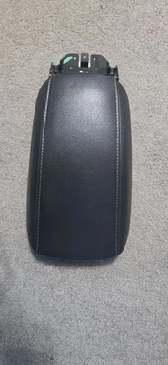 2013 2014 2015 2016 Ford Fusion center console armrest lid Black  13 14 15 16 Foto 1 de 2