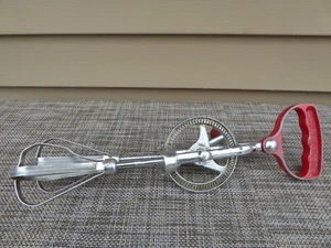Vintage Red Dazey Handkurbel Manueller Eierschläger Kuchen Mixer - Schwermetall - Bild 1 von 4