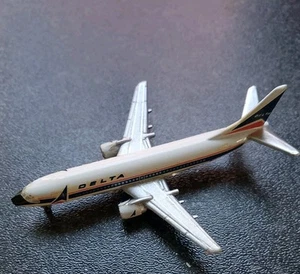 Boeing 737-300 Delta Livery Scale 1:500 Schabak - Picture 1 of 6