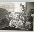 Passer-by Flower District DOWNTOWN NYC VTG 1940s Press Photo PIX