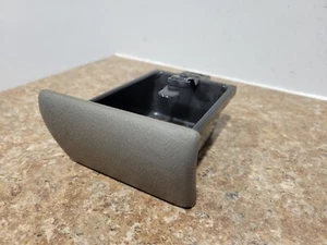 2002 CHEVROLET TAHOE ASHTRAY - Picture 1 of 4