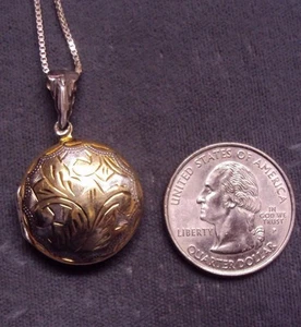 Vintage 925 Sterling Silver 2 Tone Engraved Puffy Round Photo Locket w 30" Chain - Picture 1 of 8