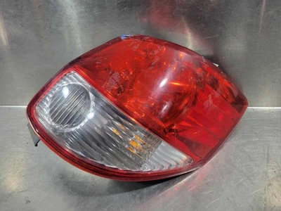 Conjunto de luz trasera derecha TOYOTA MATRIX 03 04 05 06 07 08 Foto 1 de 2