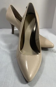 Calvin Klein Ashley Beige Textured Leather Pointed Toe Heels Pump Sz 8M Classy - Picture 1 of 17