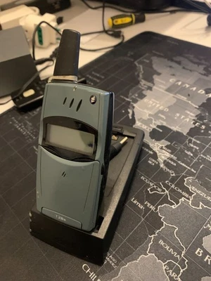 TELEFONO ERICSSON T28S con base CARICABATTERIA e BATTERIA PER PARTI DI RICAMBIO - Immagine 1 di 4