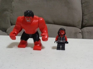 Lego Marvel Super Heroes Red Hulk & Red She-Hulk Minifigures 76078 - Picture 1 of 6
