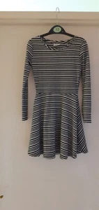 F&F KIDS girls dress age 6-7 Years. Black And White Striped - Picture 1 of 3
