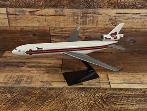 Thai Airways MD-11 Scale 1/200 Model with Stand (Missing 1 Engine)