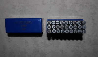 Juego de perforadoras de letras 3 mm 1/8" 27 piezas. Nunca usado Foto 1 de 3