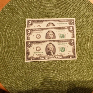 ✯Lot of 3 NEW Uncirculated Two Dollar Bills Crisp $2 Sequential Note 1976-2017✯. - Picture 1 of 2