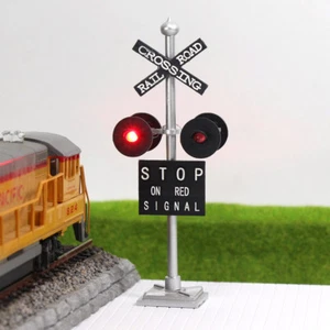 Evemodel HO Scale Railroad Crossing Signal 4-LEDs with Flash Circuit Board - Picture 1 of 9