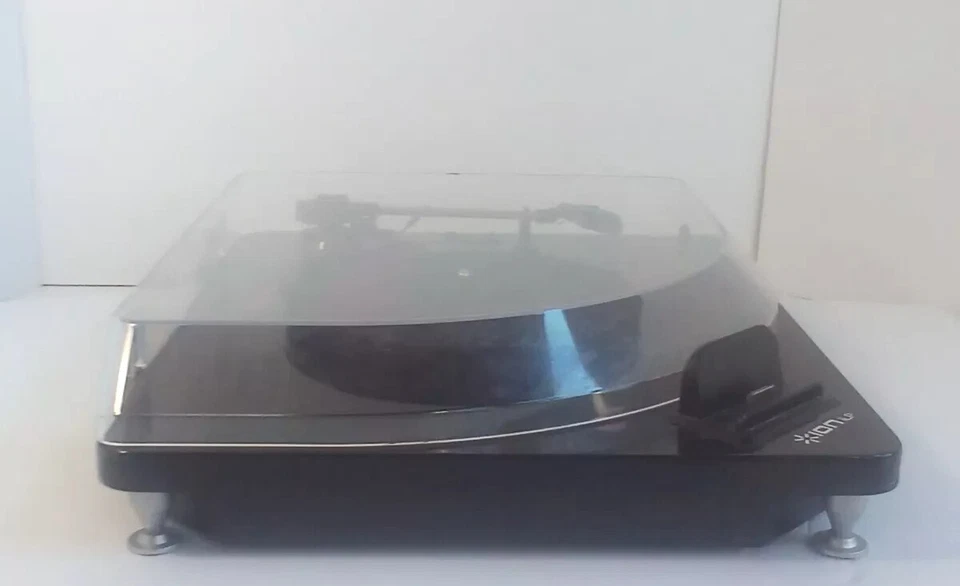 ION iLP Turntable Record Player Apple iPod to MP3 Plays 78 33 & 45 USB 0654 - Image 1 of 4