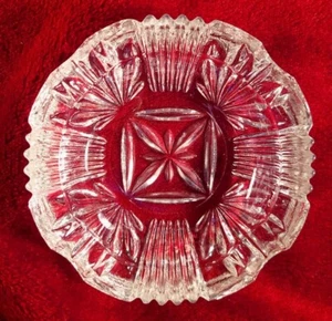 Vintage (1950s?) Ornate Clear Pressed Glass Ash Tray. 4.25" Diameter. - Picture 1 of 5