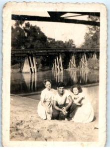 Vintage Photo 1930s, Young man and 2 girls next to river damn, 3.5 x 2.5 - Picture 1 of 2