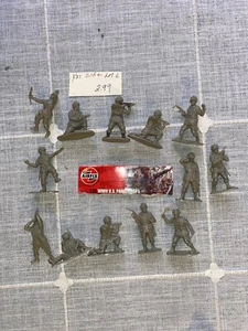 WWII U.S. Paratroops Soldier Lot 1/35 Scale Figures Battle Diorama 6 - Picture 1 of 1