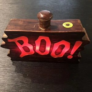 GEMMY BOO! SIGN & BEWARE SIGNLIGHTS SOUND HALLOWEEN WALL HANGING PROP - Picture 1 of 10