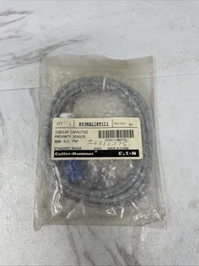 New Eaton E53KAL18T111 Tublar Capacitive Proximity Sensor 3W PNP 2.5MA - Picture 1 of 3