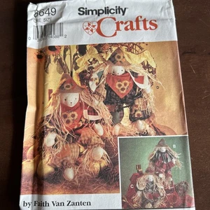Simplicity Pattern 8649 Craft 21” & 24” Scarecrow Bunnies - Picture 1 of 3