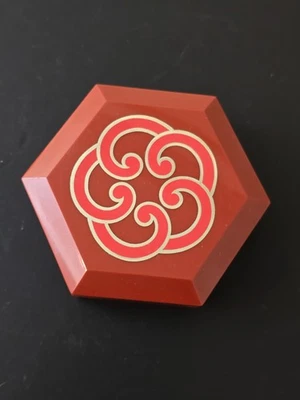 NOS Vintage Avon Sensational Eyeshadow Palette Hexagon 5 Colors 0.15oz - Image 1 of 3