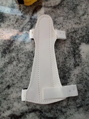 NOS, small, white leather, with2 straps. For women or youth. Never used - Image 1 of 2