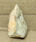 Ancien artefact à pointe de lance projectile en pierre amérindienne en quartz