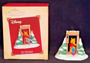 2005 Hallmark Keepsake Ornament Winnie the Puuh "Geschenkaustausch" -- Neu im Karton - Bild 1 von 2