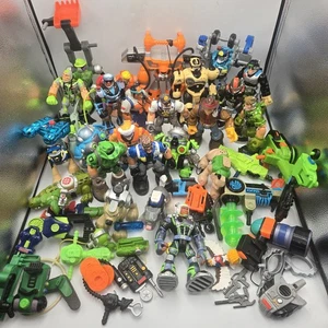 Lote de 30 + Figuras de Acción Héroes de Rescate Fisher-Price Accesorios De Colección Extra - Imagen 1 de 15