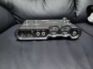 Line 6 POD STUDIO UX2 Audio Interface Guitar Digital Recording 12dB Tone Direct - Picture 1 of 1