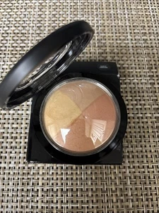 MAC MINERALIZE SKINFINISH FAINTLY FABULOUS NEW - Picture 1 of 3