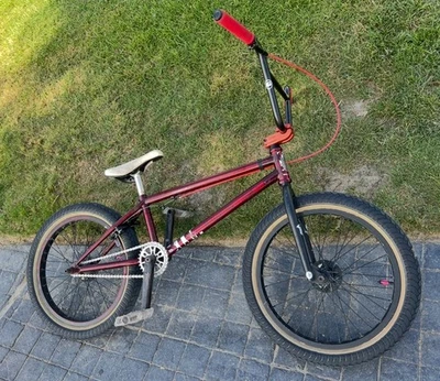 S&M BTM B.T.M. BICICLETA BMX modelo profesional Mike Hoder roja trans construida a medida rara 20,75” Foto 1 de 4
