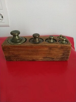 Boite de poids ancienne en laiton 1kg  - Photo 1/4