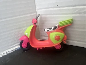 Polly Pocket Snack Time Scooter Pink and Lime 2002 - Bild 1 von 7