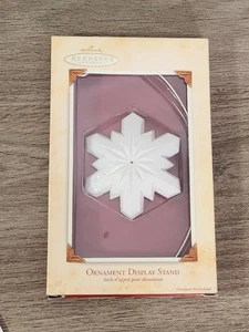 Punze Andenken Ornament Aufsteller irisierend Schneeflocke Sockel Silber - Bild 1 von 5