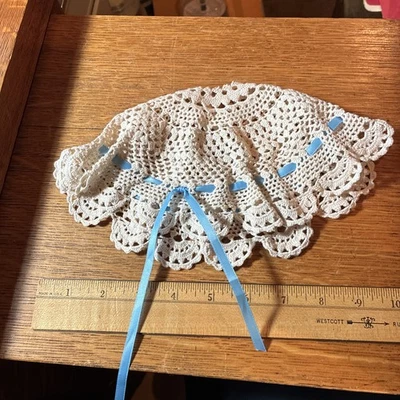 Hand Crochet Off White Baby or Doll Bonnet VTG - Image 1 of 4