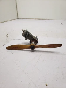 1947 McCoy .29 Blue Head Spark Ignition Model Airplane Engine W/ Wood Propellers - Picture 1 of 5