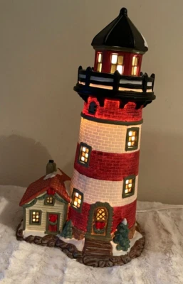 Santa's Workbench Town Collection 2002 Bayside Lighthouse Illuminated WORKS - Image 1 of 4