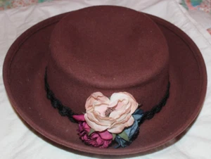 VINTAGE WOMENS HATS-SET OF THREE-HATBOX INCLUDED-MARCHE AND ARLIN - Picture 1 of 3