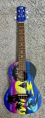 Ukelele Luna Kauwela Summer Tenor tamaño con gráficos personalizados - Stock B Foto 1 de 4