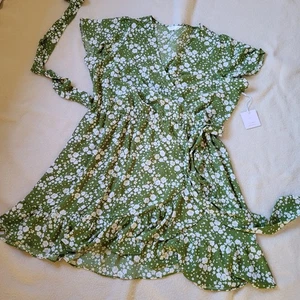 NWT Lauren Conrad Green Floral Fit And Flare Mini Dress Women's Size 1X - Picture 1 of 11
