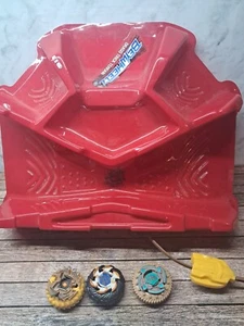 Hasbro Beyblade BeyWheelz Collision Arena Drago Trick Terrain rot mit 3 Beys - Bild 1 von 4