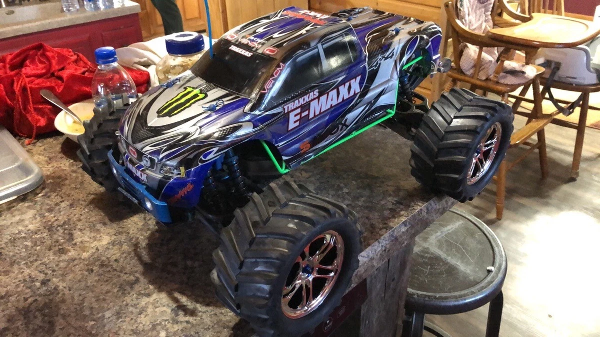 Preços baixos em Traxxas E-Maxx Brushless RC Modelos de Carros