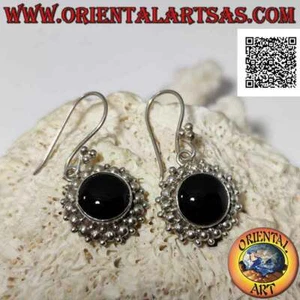 Orecchini Argento 925‰ onice tonda cabochon contornata da palline grandi e picco - Foto 1 di 4