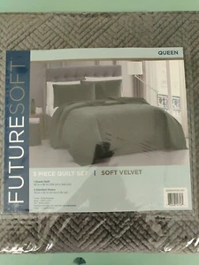 Future Soft Embroidered Velvet 3 Piece Quilt Set Queen Gray - Picture 1 of 4