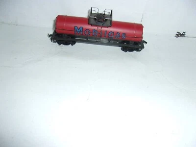 D7 (HO) MOBILGAS  40' SINGLE DOME TANK CAR - Image 1 of 4