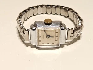 VINTAGE EARLY RARE SQUARE WW2 SMALL 18mm LADIES SWISS WATCH "ORIS"/CAL.410/7 j - Picture 1 of 12
