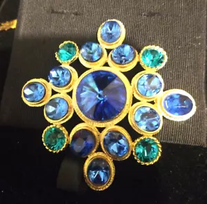 Vintage large Blue Green Maltese brooch - Picture 1 of 3