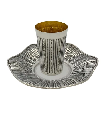 FINA TAZA Y BANDEJA DE PLATA DE LEY 925 HECHA A MANO MODERNA ESTRIADA ACABADO ELEGANTE Foto 1 de 4