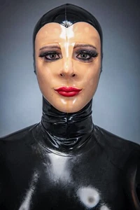 KRWx Schwarze Latex Maske mit Transp. Hautfarbenem Gesicht (4D-Supatex, Rubber) - Bild 1 von 9