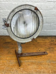 Foco STEBER de aluminio fundido vintage con soporte de montaje, fábrica, industrial - Imagen 1 de 18