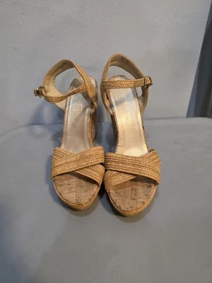 Plataforma de cuña de corcho Stuart Weitzman Minx Rafia Laniard neutro talla 10 Foto 1 de 4